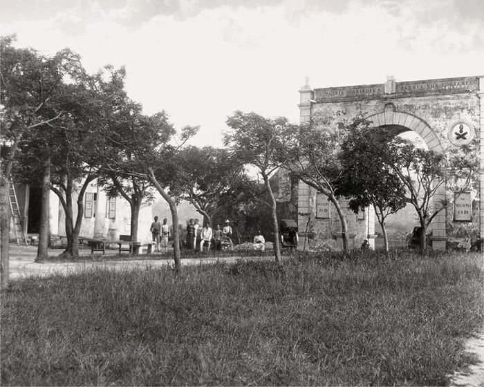 Framed Print : Late 19th century photograph - Border Gate, Macau, Macao, China Framed Print : Late 19th century photograph - Border Gate, Macau, Macao, China