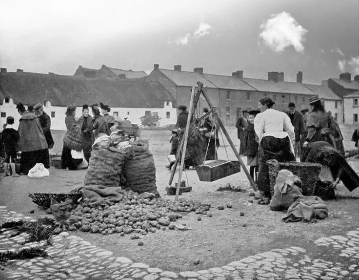 Framed Print : A late 19th century view of the Potato Market Framed Print : A late 19th century view of the Potato Market