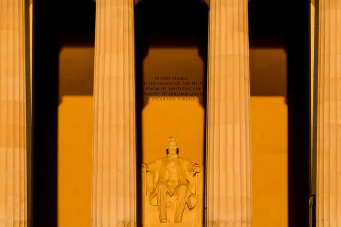Framed Print : Lincoln Memorial Sunrise Equinox Washington DC / / The large statue of the Lincoln Memorial catches the first rays of Framed Print : Lincoln Memorial Sunrise Equinox Washington DC / / The large statue of the Lincoln Memorial catches the first rays of