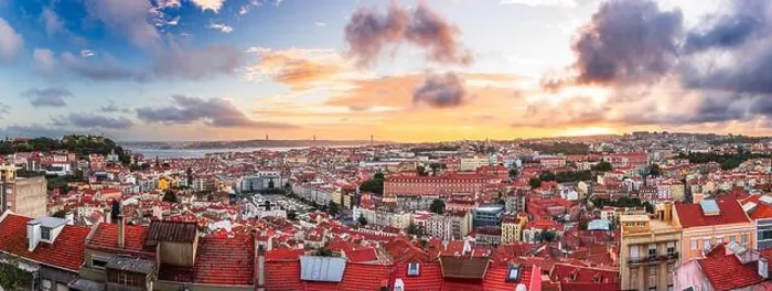Framed Print : Lisbon, Portugal downtown skyline towards the river at dusk Framed Print : Lisbon, Portugal downtown skyline towards the river at dusk