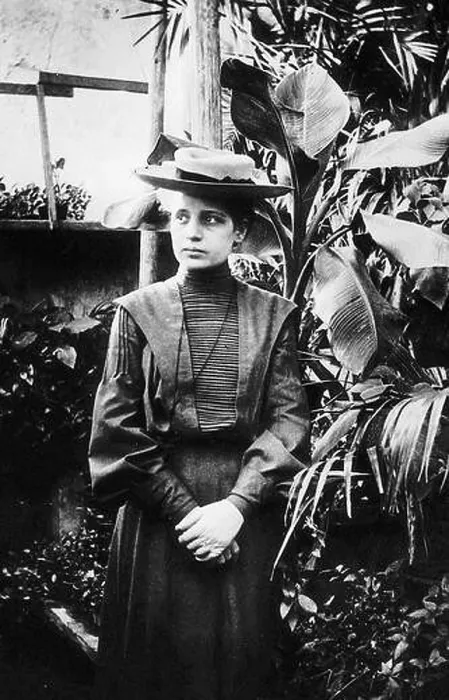 Framed Print : Lise Meitner12 Framed Print : Lise Meitner12