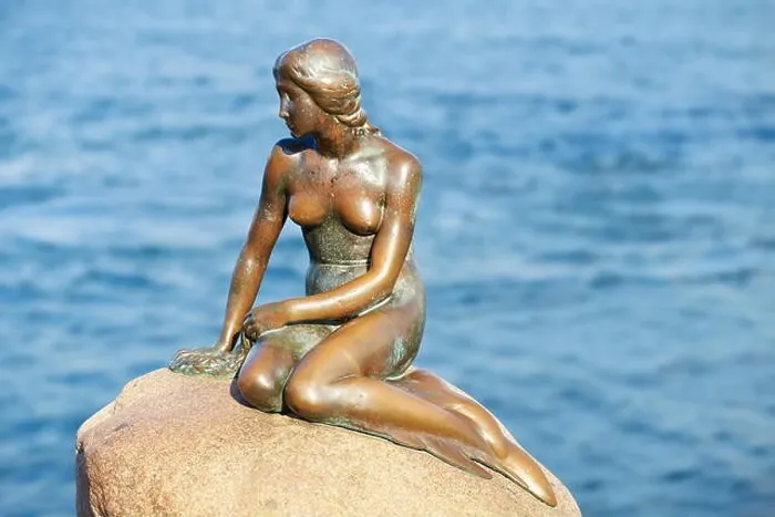 Framed Print : The Little Mermaid Statue, Copenhagen, Denmark Framed Print : The Little Mermaid Statue, Copenhagen, Denmark