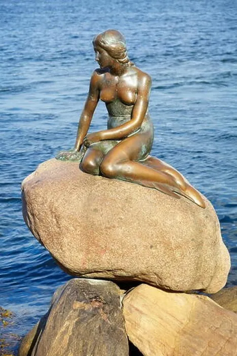 Framed Print : The Little Mermaid Statue, Copenhagen, Denmark Framed Print : The Little Mermaid Statue, Copenhagen, Denmark