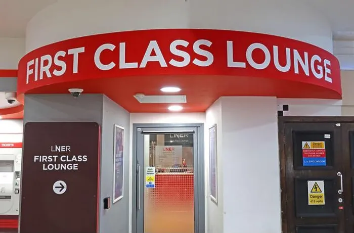 Framed Print : LNER First Class Lounge for rail travelers with 1st class tickets Framed Print : LNER First Class Lounge for rail travelers with 1st class tickets