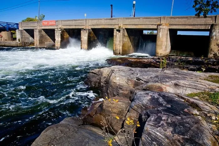 Framed Print : Lock on the Trent Severn Waterway near Severn Fall, Ontario, Canada, Norther America Framed Print : Lock on the Trent Severn Waterway near Severn Fall, Ontario, Canada, Norther America