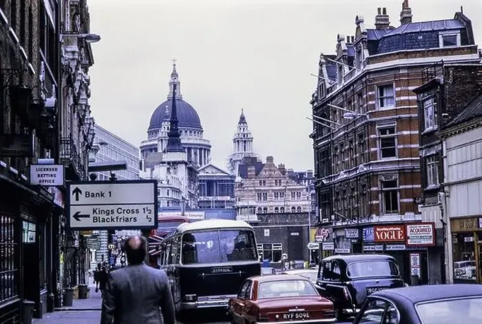 Framed Print : London 72 : Fleet street towards St PAUL Framed Print : London 72 : Fleet street towards St PAUL