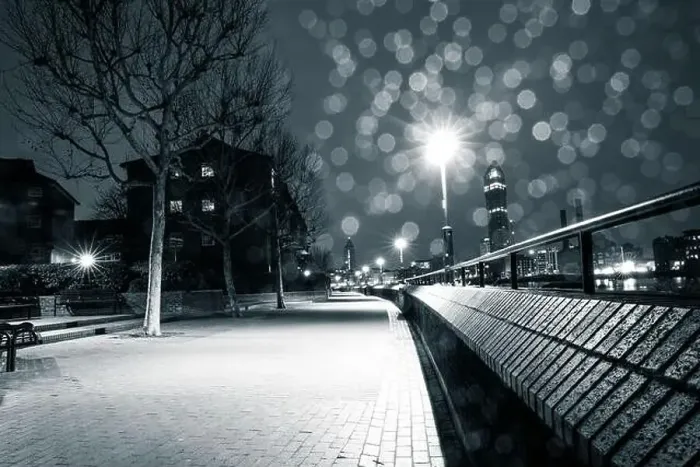 Framed Print : London path at night romantic walk Framed Print : London path at night romantic walk