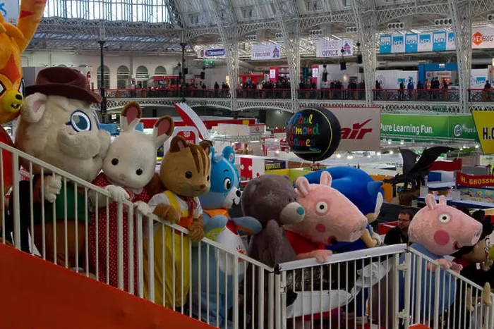 Framed Print : London, UK. 21st January 2014. The 61st Toy Fair a trade exhibition showcasing the latest games Framed Print : London, UK. 21st January 2014. The 61st Toy Fair a trade exhibition showcasing the latest games