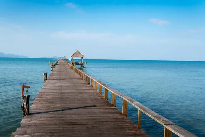Framed Print : Long wooden bridge in beautiful tropical island beach - Koh Mak in Trat, Thailand Framed Print : Long wooden bridge in beautiful tropical island beach - Koh Mak in Trat, Thailand