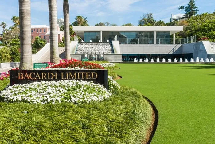 Framed Print : Lush gardens at the world headquarters of the Bacardi brand of rum, Hamilton, Bermuda. Designed by Mies van der Rohe Framed Print : Lush gardens at the world headquarters of the Bacardi brand of rum, Hamilton, Bermuda. Designed by Mies van der Rohe