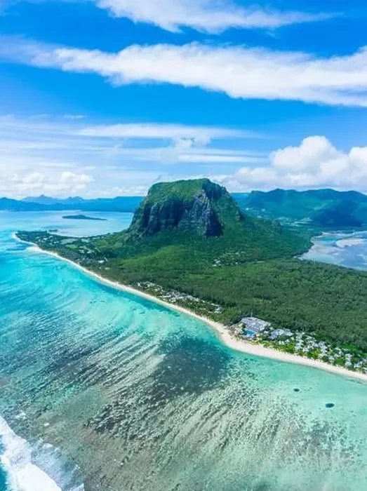 Framed Print : Luxury beach with Le Morne mountain in Mauritius Framed Print : Luxury beach with Le Morne mountain in Mauritius