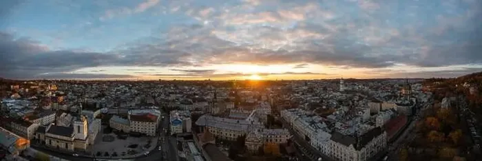 Framed Print : Lviv, Ukarine - October 26, 2021: Panoramic view on Lviv from drone Framed Print : Lviv, Ukarine - October 26, 2021: Panoramic view on Lviv from drone