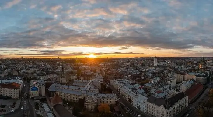 Framed Print : Lviv, Ukarine - October 26, 2021: Panoramic view on Lviv from drone Framed Print : Lviv, Ukarine - October 26, 2021: Panoramic view on Lviv from drone