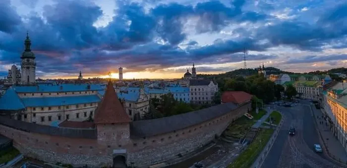 Framed Print : Lviv, Ukraine - August 2020: Aerial view on Lviv from drone Framed Print : Lviv, Ukraine - August 2020: Aerial view on Lviv from drone