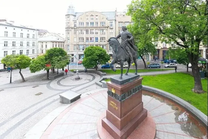 Framed Print : Lviv, Ukraine - May 28, 2020: Aerial view on Monument to King Danylo Halytskyi in Lviv, Ukraine from drone Framed Print : Lviv, Ukraine - May 28, 2020: Aerial view on Monument to King Danylo Halytskyi in Lviv, Ukraine from drone