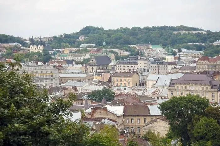 Framed Print : LVIV, UKRAINE - SEPTEMBER 11, 2022 Panorama view of the historical old city in Lviv Framed Print : LVIV, UKRAINE - SEPTEMBER 11, 2022 Panorama view of the historical old city in Lviv
