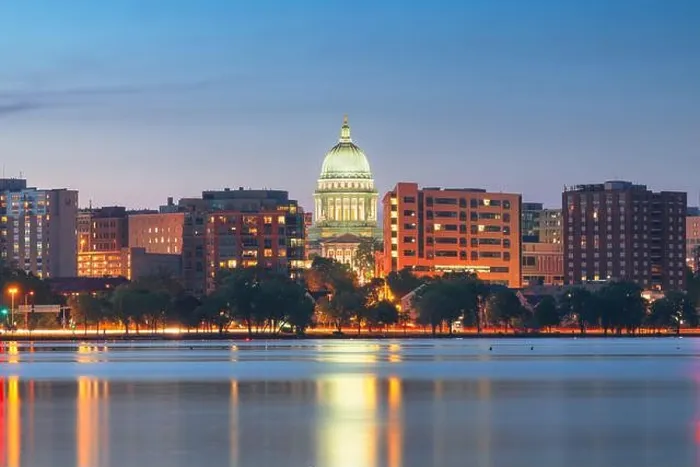 Framed Print : Madison, Wisconsin, USA downtown skyline at dusk on Lake Monona Framed Print : Madison, Wisconsin, USA downtown skyline at dusk on Lake Monona