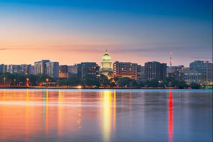 Framed Print : Madison, Wisconsin, USA downtown skyline at dusk on Lake Monona Framed Print : Madison, Wisconsin, USA downtown skyline at dusk on Lake Monona