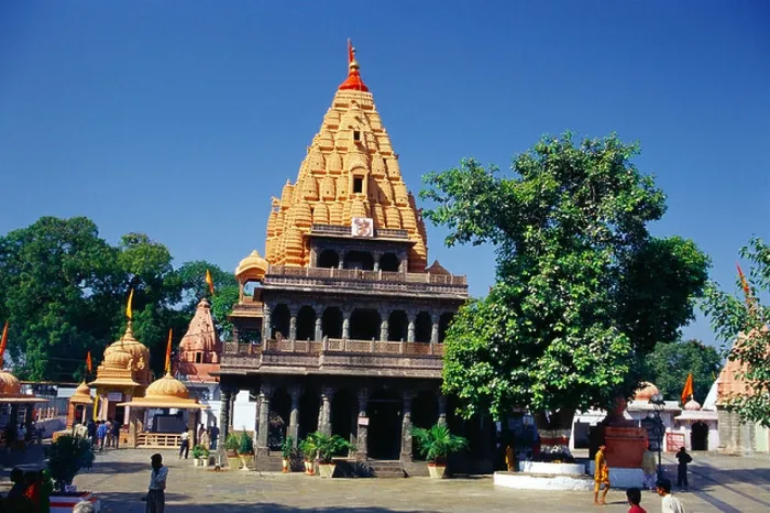 Framed Print : Mahakaleshwar Shiva Mandir, Mahakaleshwar Jyotirlinga, Hindu temple, Ujjain, Madhya Pradesh, India, Asia Framed Print : Mahakaleshwar Shiva Mandir, Mahakaleshwar Jyotirlinga, Hindu temple, Ujjain, Madhya Pradesh, India, Asia