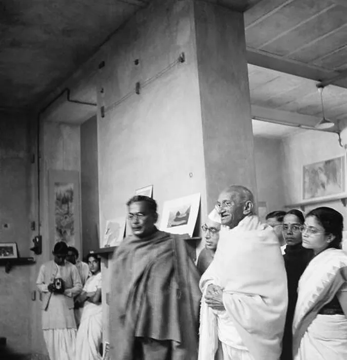 Framed Print : Mahatma Gandhi during his visit of Shantiniketan, 1940, Nandalal Bose, Pyarelal Nayar, Abha Gandhi, India NA MR Framed Print : Mahatma Gandhi during his visit of Shantiniketan, 1940, Nandalal Bose, Pyarelal Nayar, Abha Gandhi, India NA MR