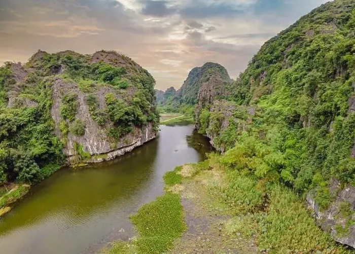 Framed Print : the majestic scenery on Ngo Dong river in Tam Coc Bich Dong view from drone in Ninh Binh province of Viet Nam Framed Print : the majestic scenery on Ngo Dong river in Tam Coc Bich Dong view from drone in Ninh Binh province of Viet Nam