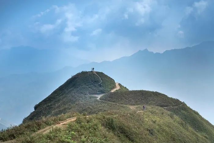 Framed Print : majestic scenery of Ta Xua mountain in Son La province, Vietnam Framed Print : majestic scenery of Ta Xua mountain in Son La province, Vietnam