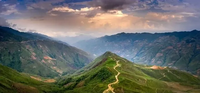 Framed Print : The majestic of Ta Xua mountain. This is a very famous tourist destination in Son La province. Viet Nam Framed Print : The majestic of Ta Xua mountain. This is a very famous tourist destination in Son La province. Viet Nam