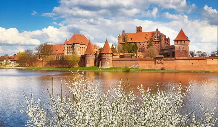 Framed Print : Malbork, Teutonic Knights castle, Pomerania, Poland, Europe Framed Print : Malbork, Teutonic Knights castle, Pomerania, Poland, Europe