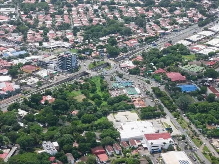 Framed Print : Managua, Nicaragua - August 16, 2024: Traffic in roundabout Managua city aerial drone view Framed Print : Managua, Nicaragua - August 16, 2024: Traffic in roundabout Managua city aerial drone view