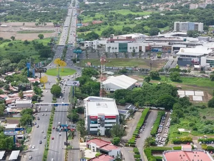Framed Print : Managua, Nicaragua - August 16, 2024: Shopping district in Managua aerial drone view Framed Print : Managua, Nicaragua - August 16, 2024: Shopping district in Managua aerial drone view