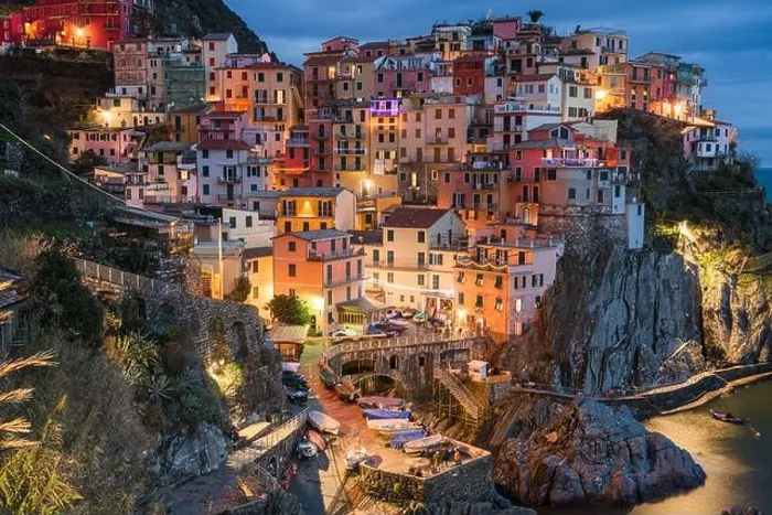 Framed Print : Manarola, La Spezia, Italy coastal view in Cinque Terre at twilight Framed Print : Manarola, La Spezia, Italy coastal view in Cinque Terre at twilight