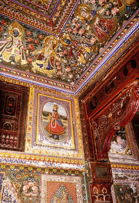 Framed Print : Mandawa haveli (mansion), interior frescoes of faded glory of the Raj, Shekhawati region of Rajasthan