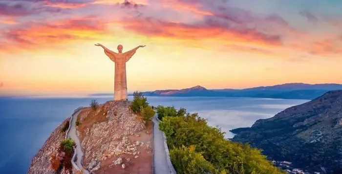 Framed Print : MARATEA, ITALY - AUGUST 31, 2021: Majestic summer view of Statue of Christ the Redeemer Framed Print : MARATEA, ITALY - AUGUST 31, 2021: Majestic summer view of Statue of Christ the Redeemer