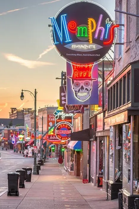 Framed Print : MEMPHIS, TENNESSEE - AUGUST 25, 2017: Blues Clubs on Beale Street at dawn Framed Print : MEMPHIS, TENNESSEE - AUGUST 25, 2017: Blues Clubs on Beale Street at dawn