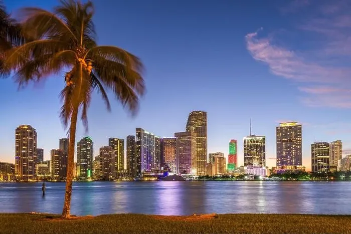 Framed Print : Miami, Florida, USA downtown skyline from across the Biscayne Bay at twilight Framed Print : Miami, Florida, USA downtown skyline from across the Biscayne Bay at twilight