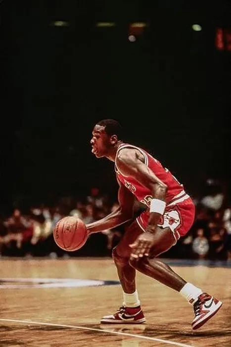 Framed Print : Michael Jordan, Chicago Bull in a game against New Jersey Nets in 1985 Framed Print : Michael Jordan, Chicago Bull in a game against New Jersey Nets in 1985