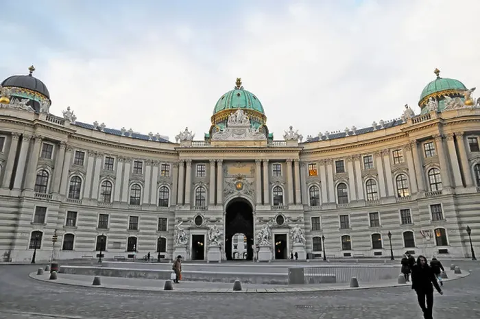 Framed Print : Michaelerplatz Square, Hofburg Palace, Vienna, Austria, Europe Framed Print : Michaelerplatz Square, Hofburg Palace, Vienna, Austria, Europe