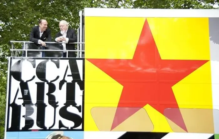 Framed Print : Mick Jones (l) and Peter Blake pictured with the CCA Art Bus Framed Print : Mick Jones (l) and Peter Blake pictured with the CCA Art Bus