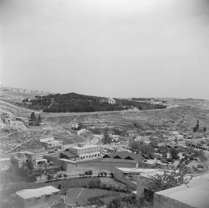 Framed Print : Middle East 1950-1955: Jordan - Amman View of the royal palace Date: 1950 Location: Amman Framed Print : Middle East 1950-1955: Jordan - Amman View of the royal palace Date: 1950 Location: Amman
