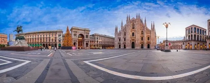 Framed Print : Milan, Italy at the Milan Duomo and Galleria during Christmas time at dawn Framed Print : Milan, Italy at the Milan Duomo and Galleria during Christmas time at dawn
