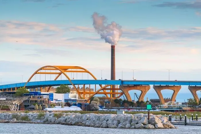 Framed Print : Milawuakee, Wisconsin, USA at Hoan Bridge and Lake Michigan Framed Print : Milawuakee, Wisconsin, USA at Hoan Bridge and Lake Michigan