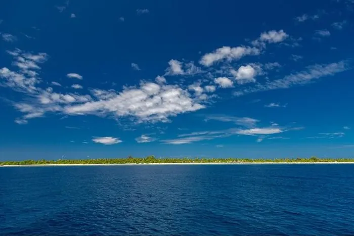 Framed Print : Minimal tropical island view, horizon with seascape and skyscape. Tropical nature pattern minimalism concept view Framed Print : Minimal tropical island view, horizon with seascape and skyscape. Tropical nature pattern minimalism concept view