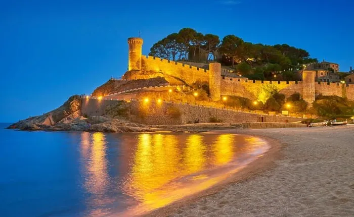 Framed Print : Mmedieval castle at Tossa del Mar, Costa Brava, Catalonia, Spain Framed Print : Mmedieval castle at Tossa del Mar, Costa Brava, Catalonia, Spain