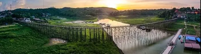 Framed Print : Mon Bridge, old wooden bridge at sunset in Sangkhlaburi, Kanchanaburi, Thailand, south east asia Framed Print : Mon Bridge, old wooden bridge at sunset in Sangkhlaburi, Kanchanaburi, Thailand, south east asia