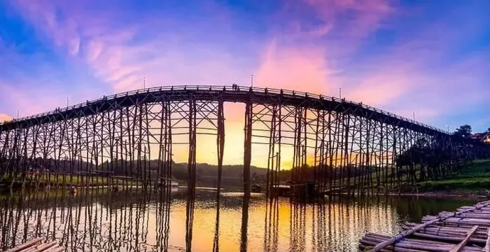 Framed Print : Mon Bridge, old wooden bridge at sunset in Sangkhlaburi, Kanchanaburi, Thailand Framed Print : Mon Bridge, old wooden bridge at sunset in Sangkhlaburi, Kanchanaburi, Thailand