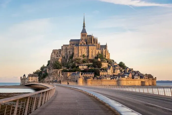 Framed Print : Mont Saint-Michel, France Framed Print : Mont Saint-Michel, France