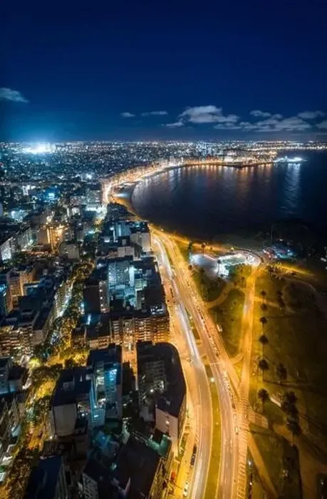 Framed Print : Montevideo, Pocitos night, seafront Framed Print : Montevideo, Pocitos night, seafront