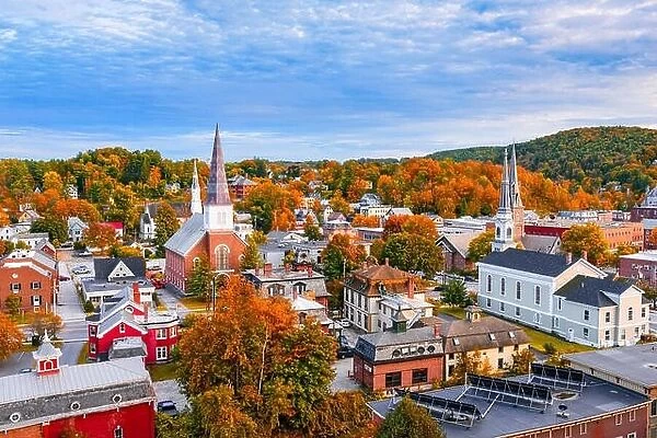 Montpelier, Vermont, USA autumn town skyline