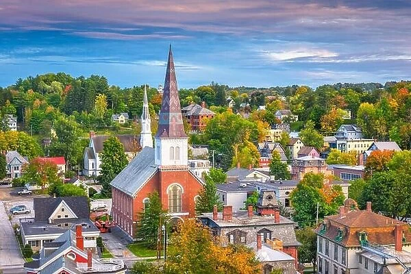 Montpelier, Vermont, USA town skyline at dusk