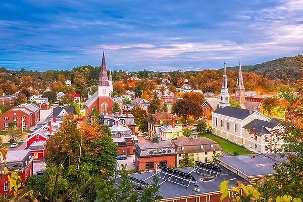 Montpelier, Vermont, USA town skyline in early autumn